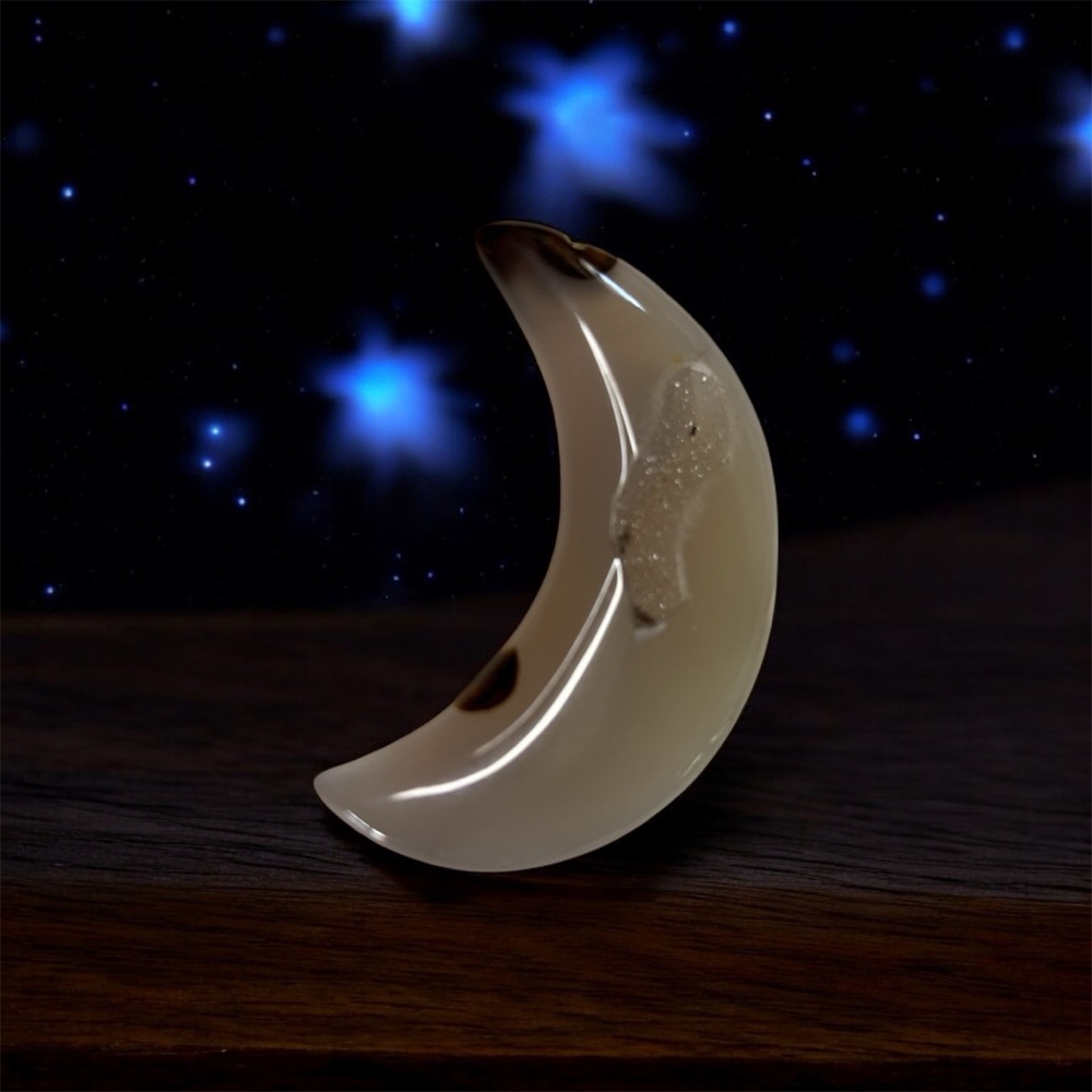 Agate Crescent  Moon Carving Druzy Geode Agate Statue Crystal Stone 3"
